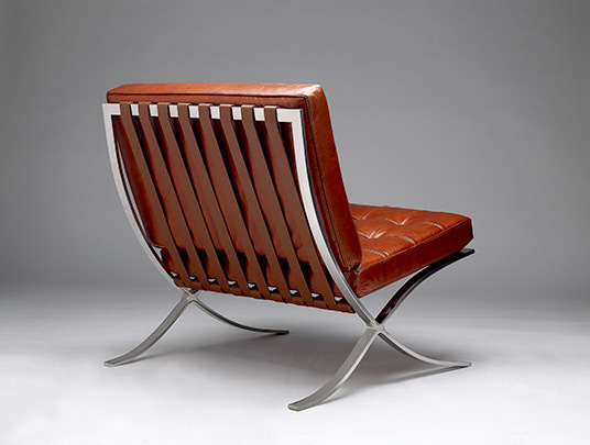 Vintage barcelona chair1